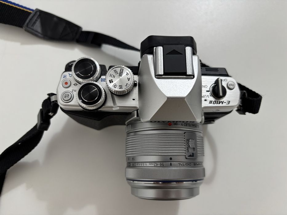 Aparat foto mirrorless Olympus OM-D E-M10 II