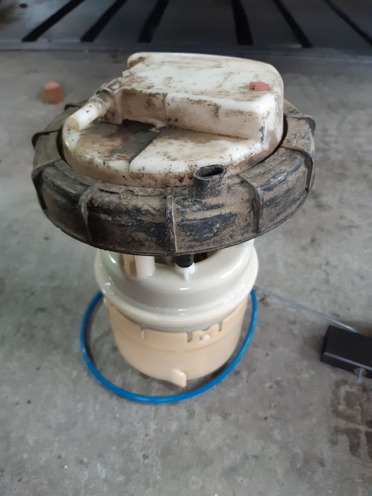 Alternator / Pompa benzina peugeot 307 1.6 benzina cod motor NFU