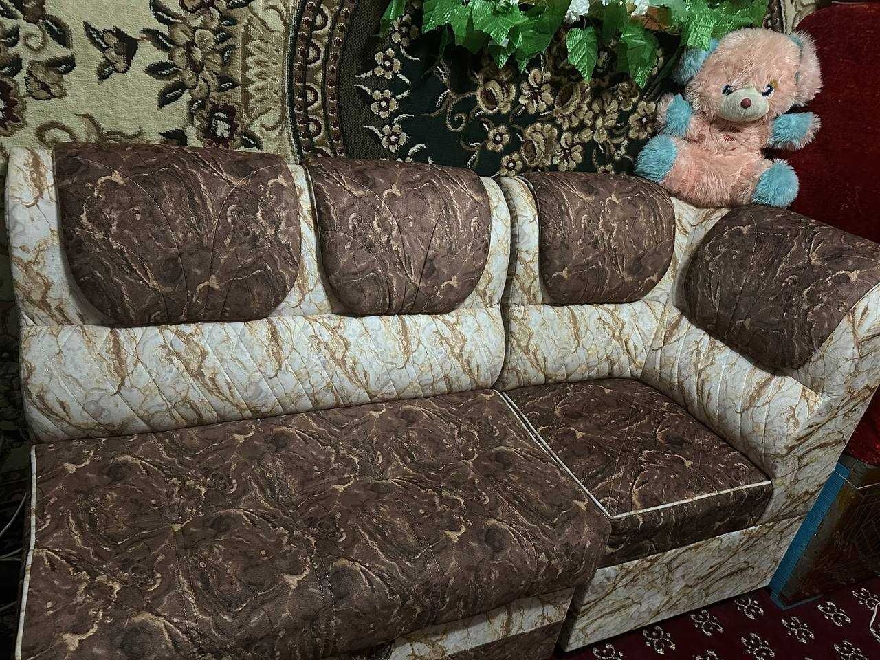 Шкаф, Уголок + стол + 2 пуфик, Трюмо
