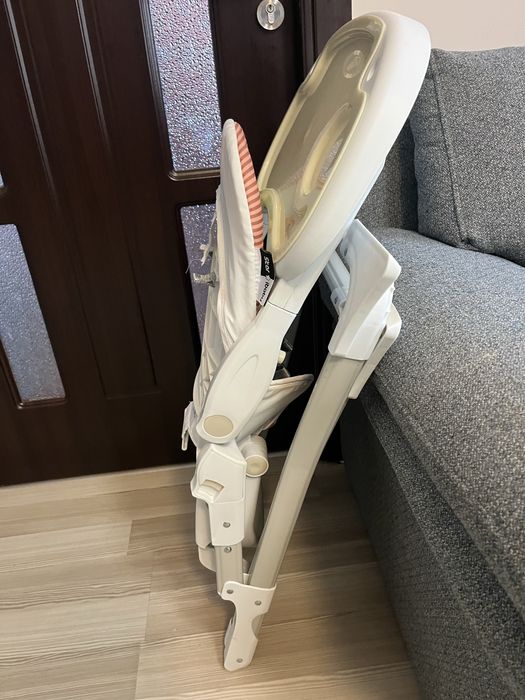 Scaun de luat masa bebe