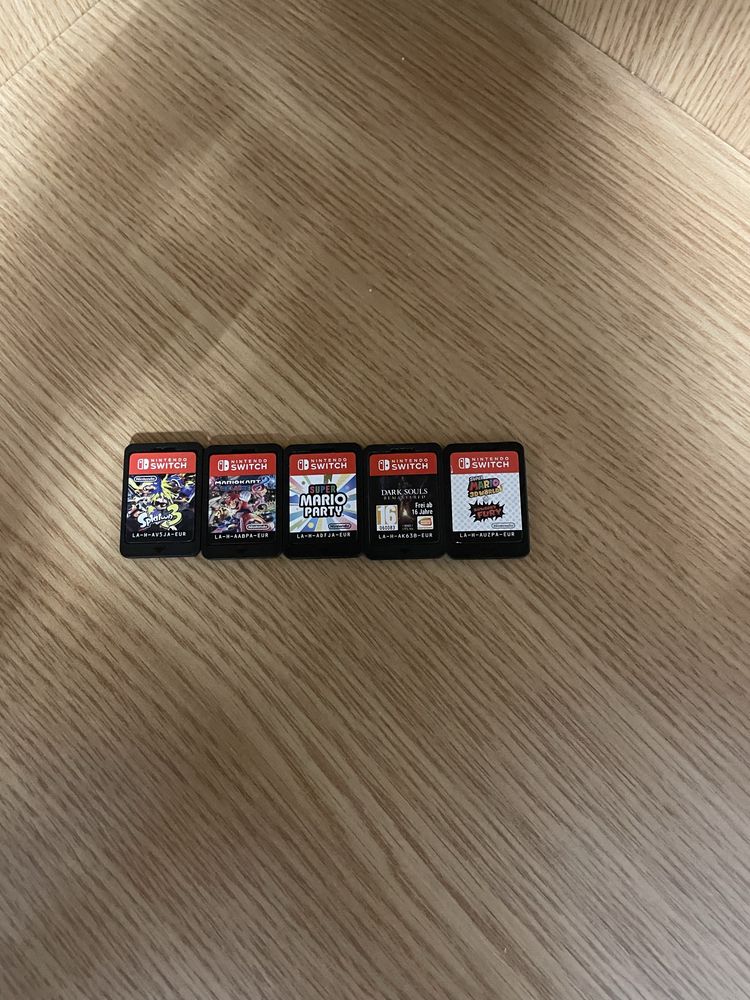 Vând jocuri pentru nintendo switch