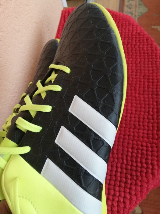 Adidas fotbal sală noi nr 44