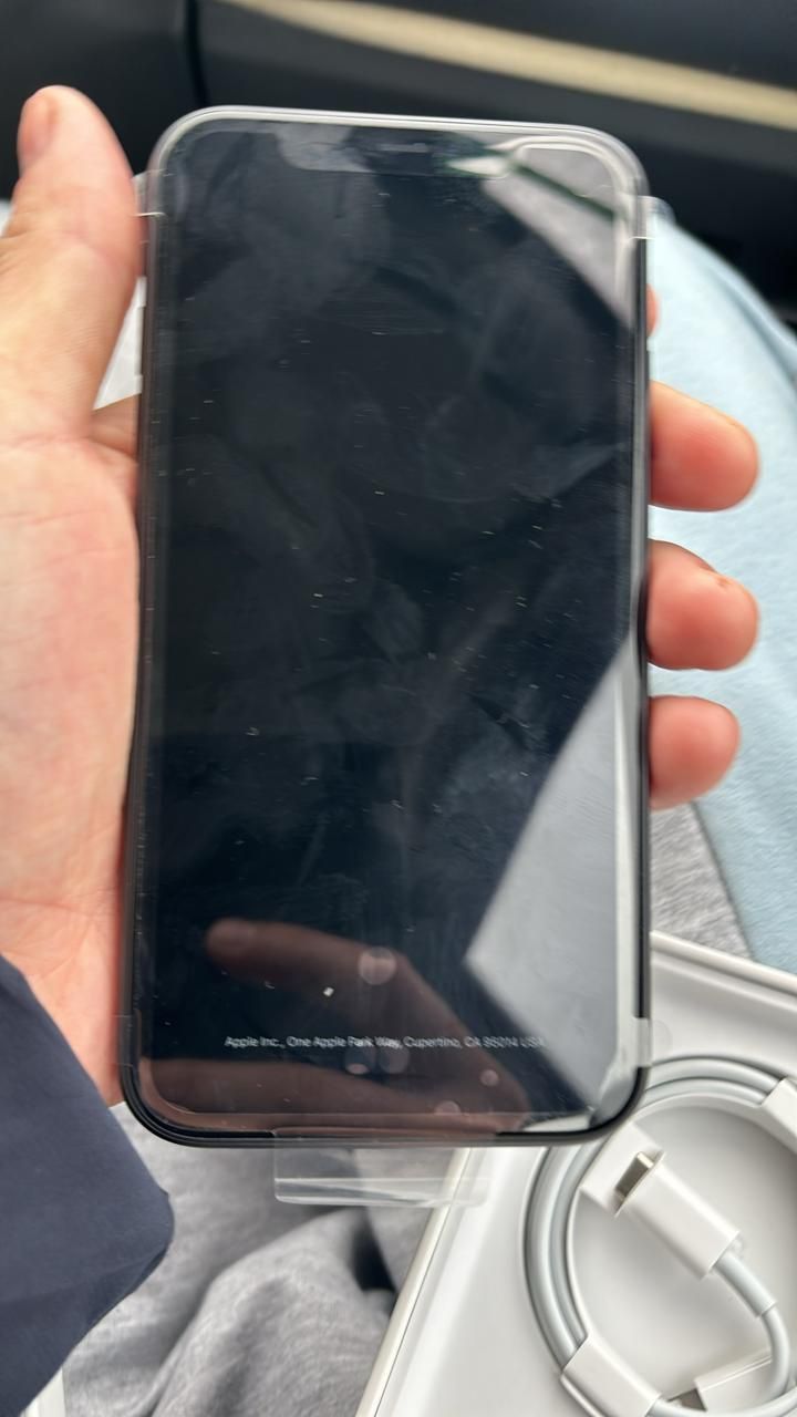 Продам iPhone 11