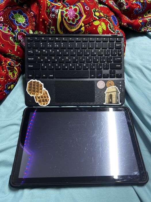 Планшет Umio S24 Ultra . Версия Android 12 . Обьем памяти на 512 гб .