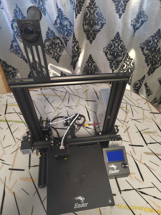 Vând imprimanta 3d creatily cloud ender 3