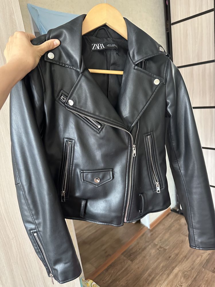 Куртка zara в байкерском стиле