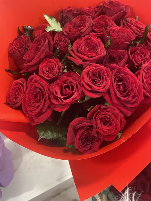 Букет из 25 роз свежий, новый, ароматный