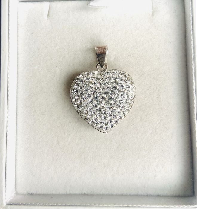 Pandantiv din argint in forma de inimioara cu zirconii