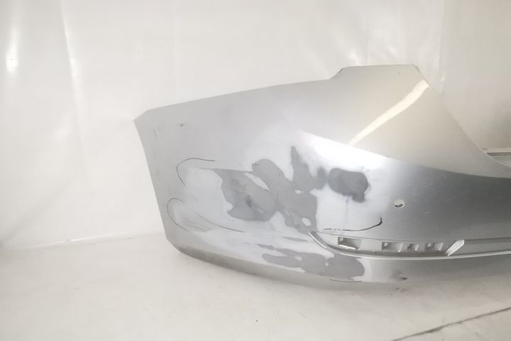 Оригинална задна броня със сензори в добро състояние Седан Шкода / Sko