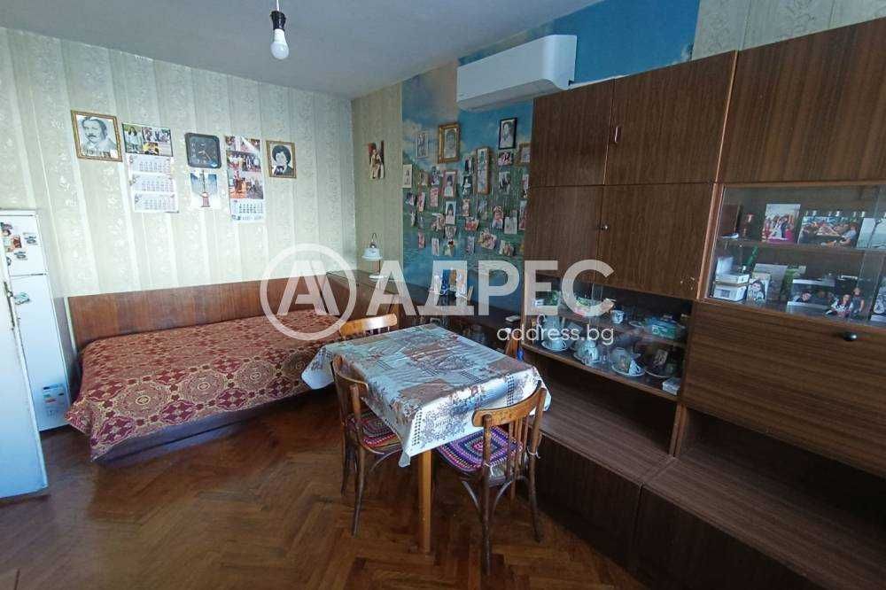 Tухлен тристаен апартамент в кв. "Бели Лом"
