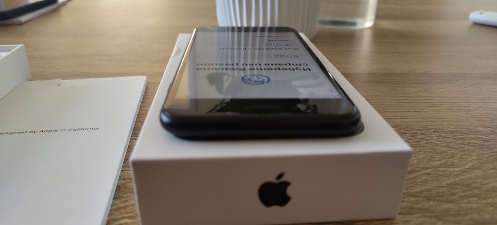 Продавам Iphone SE   64 Gb пълен  комплект