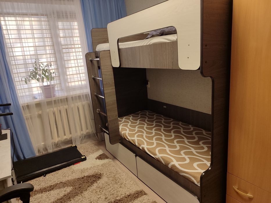 Двухъярусная кровать.