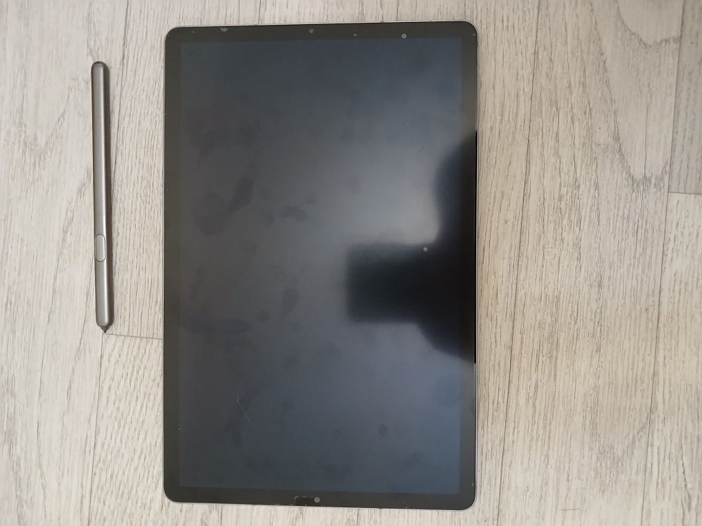 Продаётся Макбук Аир 2013 года и Планшет от самсунг tab s6 б/у