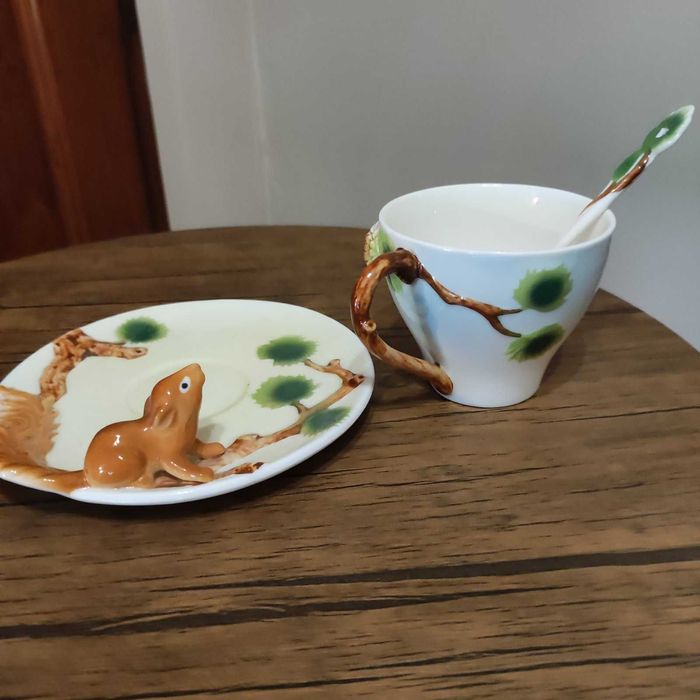 Колекционерска 3D порцеланова чаша и порцеланова лъжичка