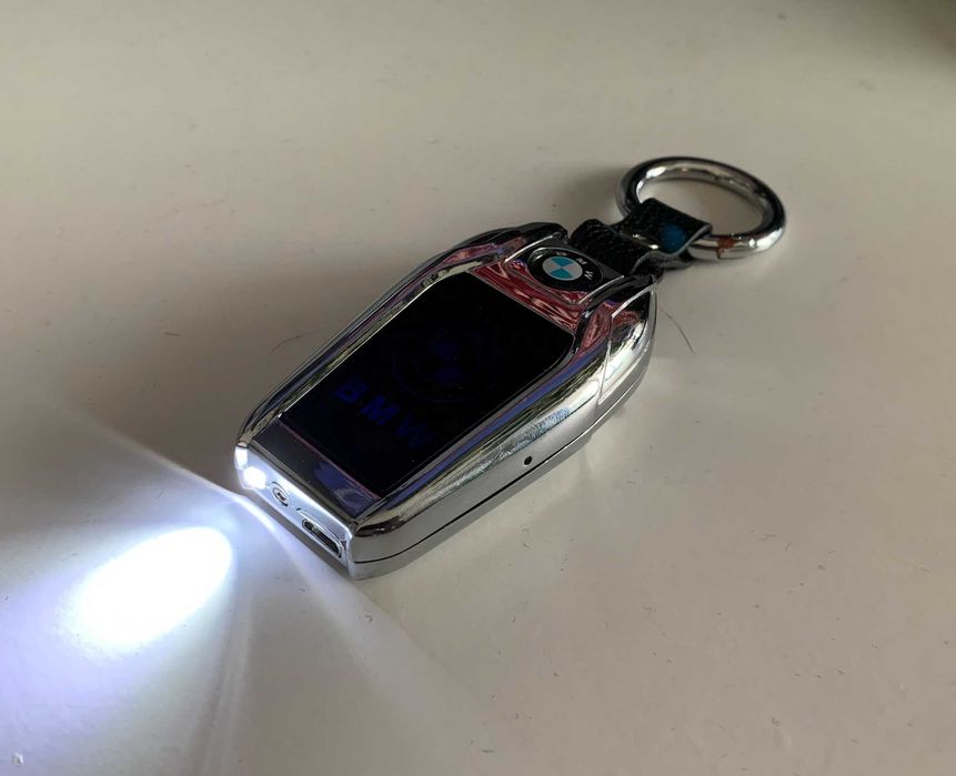 Brichetă electronică BMW cu logo iluminat LED și breloc USB