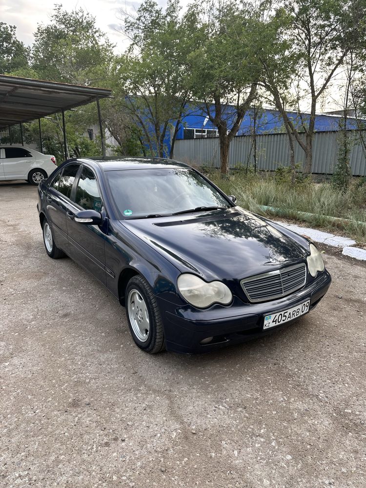 Продам мерс в отличном состояний.