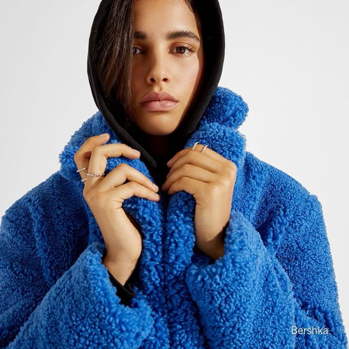 Яркосиньо палто Bershka Teddy Coat