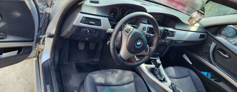 Vând BMW E90 320i