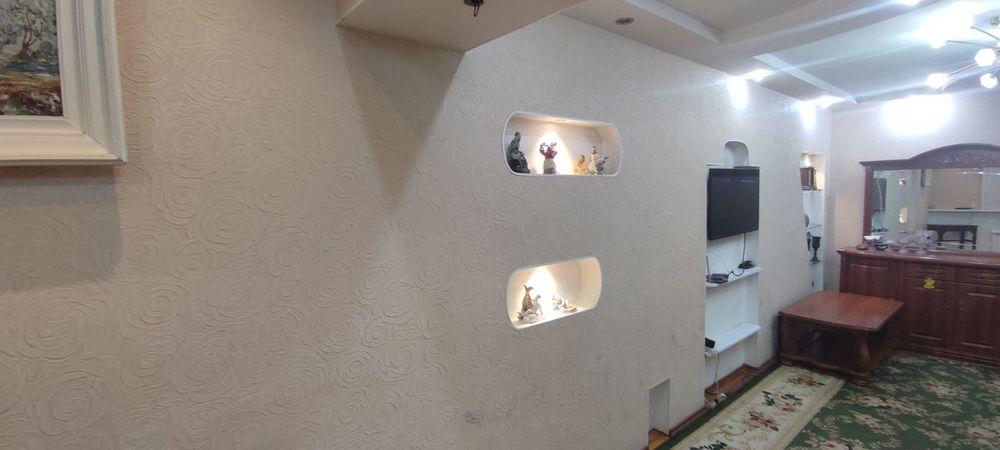 Своя квартира 3/1/4 - 70 м/2 массив Феруза, напротив Экобазара.