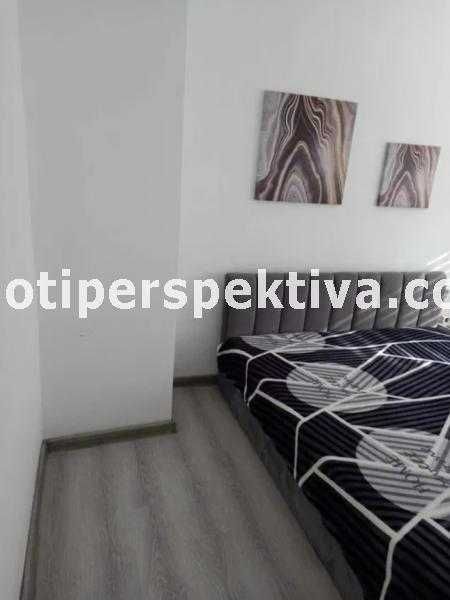 Продава се Тристаен апартамент в Пловдив, Христо Смирненски - 76 кв.м за 2014 €/кв.м - Снимка #2