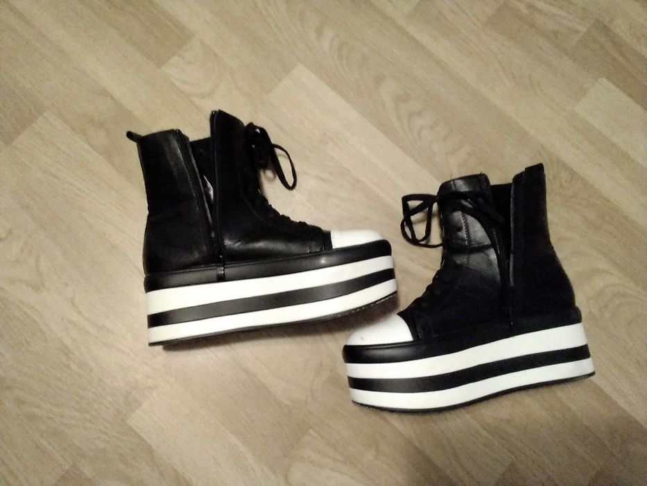 Încălțăminte modernă