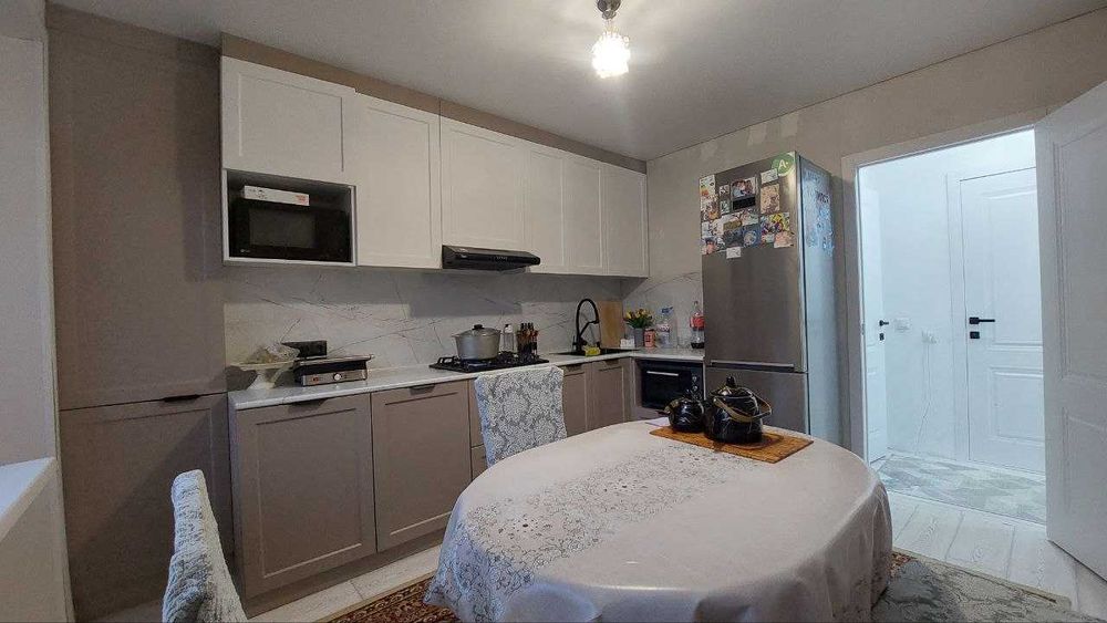 3х ком 50летОкт 134, 2/5 этаж, 92.6 кв.м. ,кухня 11кв.м. 20 млн ТОРГ