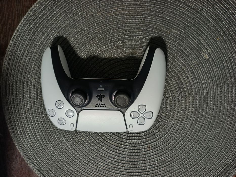 Vând PS5 Slim DiskEdition cu toate accesoriile