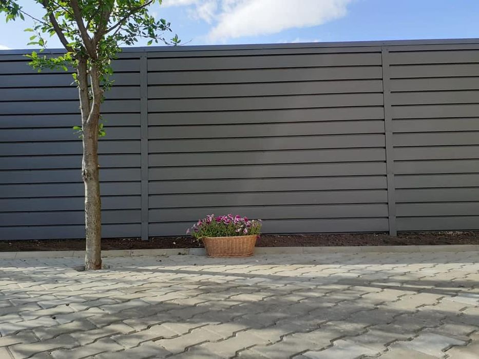 Vand garduri și porți