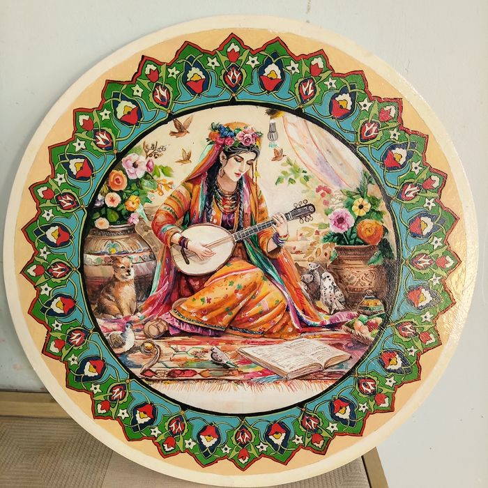 Taxtachaga chizilgan Rasm sotiladi.