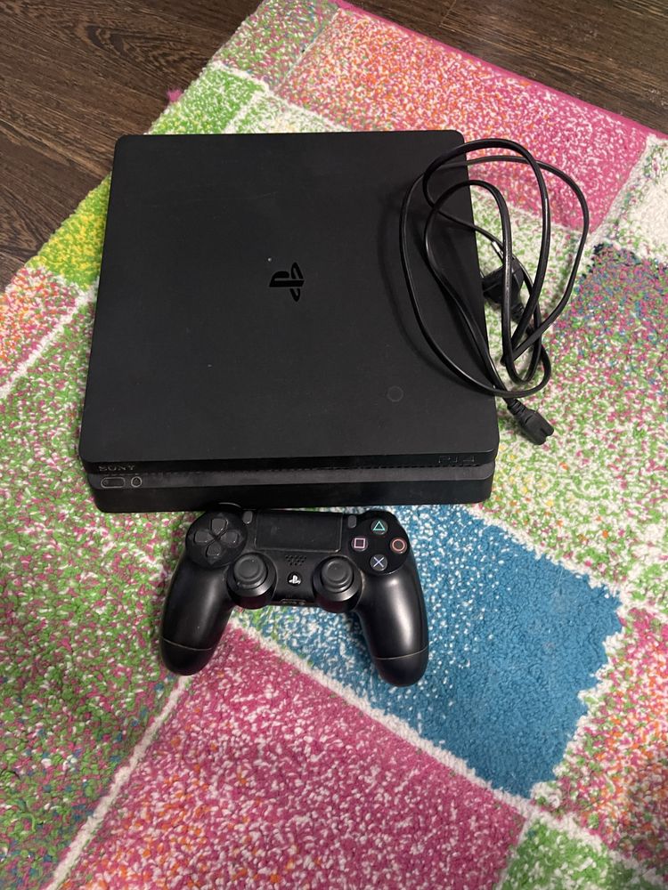 Vand PS4 slim + 70 jocuri