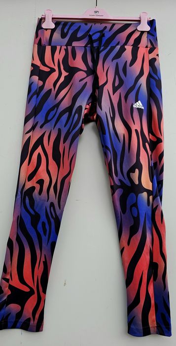 Adidas оригинален дамски клин нов  Л размер