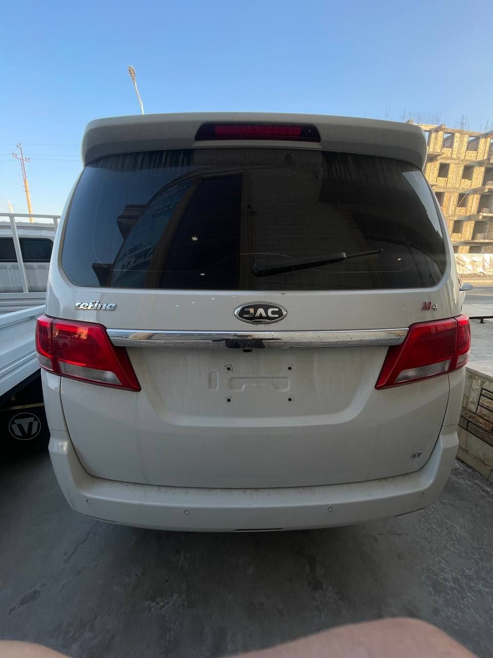 Jac m4 avtamat karobka bir yil kafolatga ega