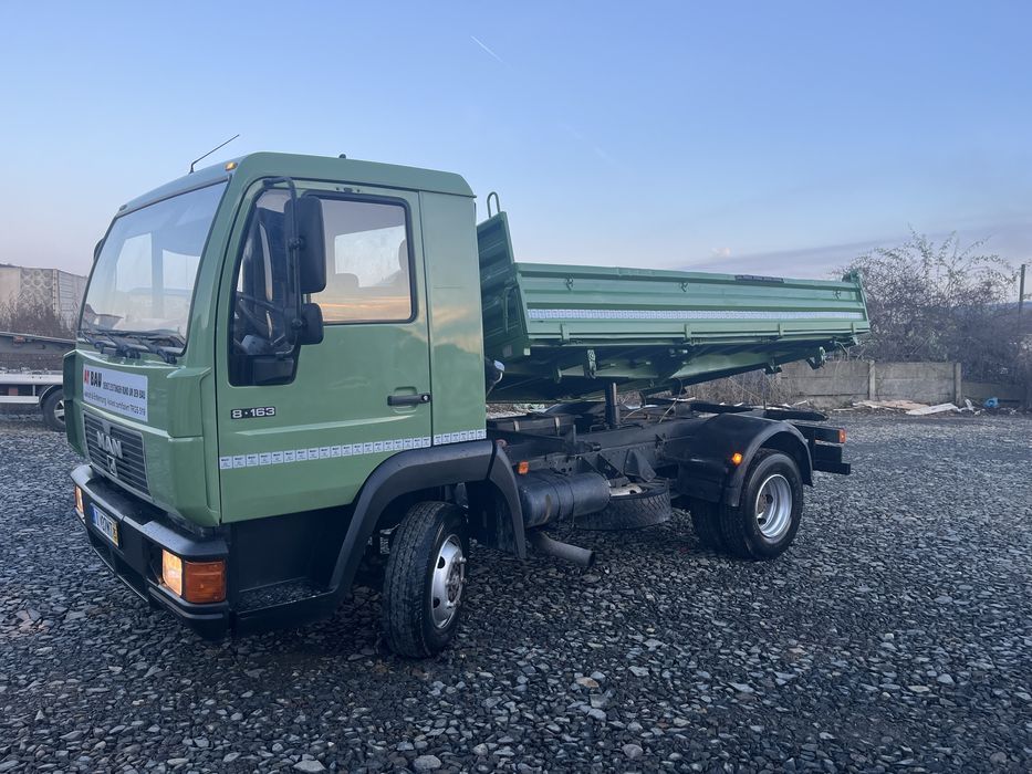Man 8/163 basculabil pe 3 parti