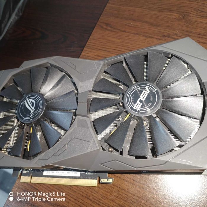 Видеокарта ASUS STRIX Radeon RX 560 O4G GAMING