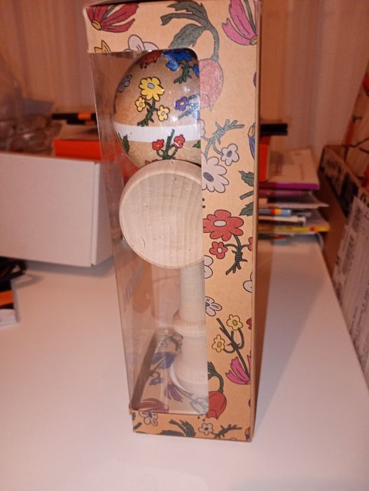 Krom Kendama x Jodi Barton Flowers