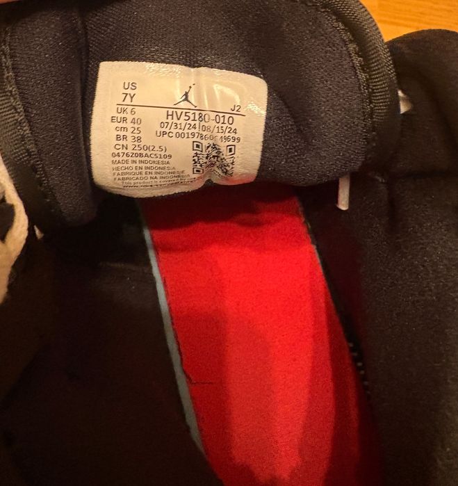 Vând adidași Jordan Air – mărimea 40