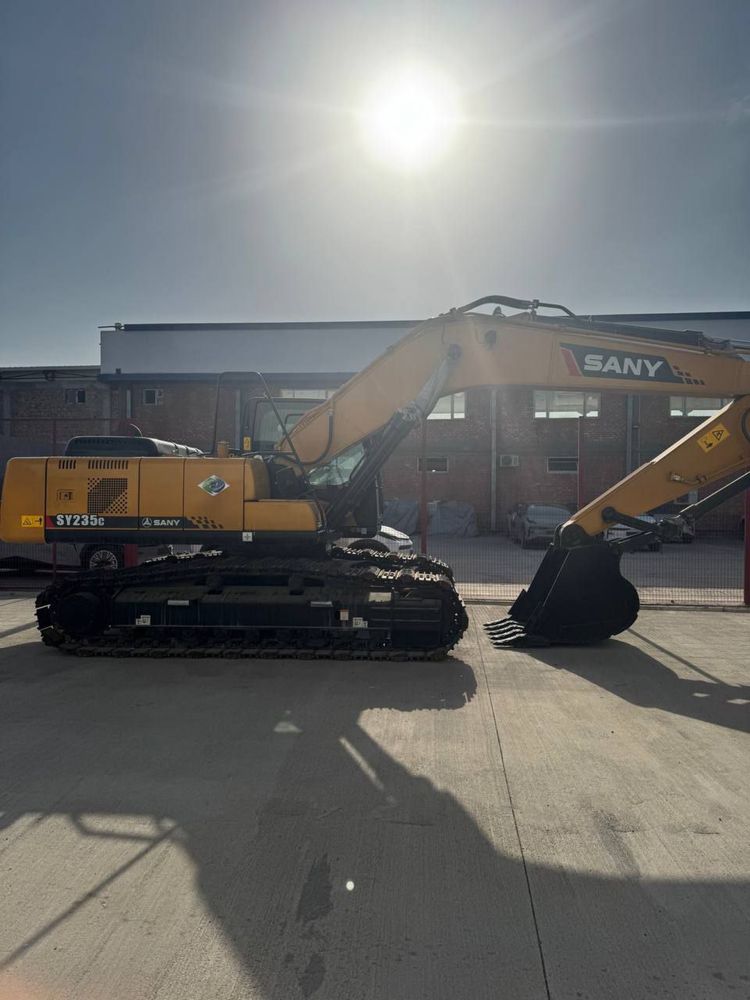 ekskavator gusenichniy sany sy235c sotiladi srochna