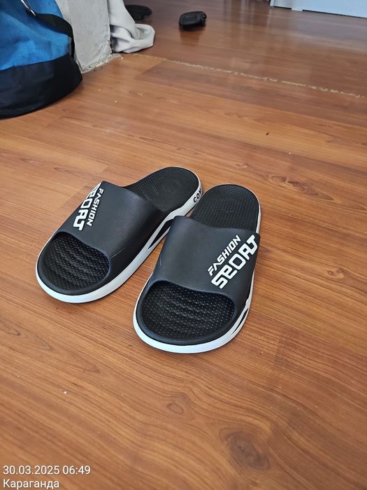 Продам шлепки 43-44