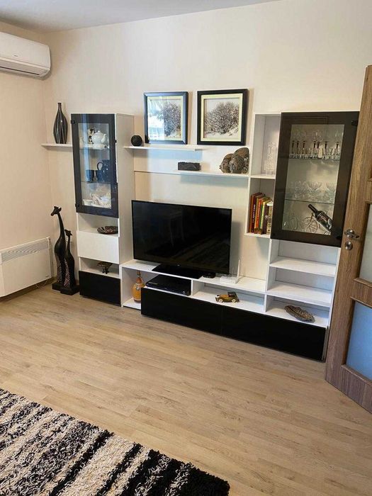 Дава се под наем Двустаен апартамент в Варна, Център - 68 кв.м за 700 € - Снимка #2