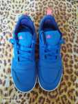 Маратонки adidas номер 40