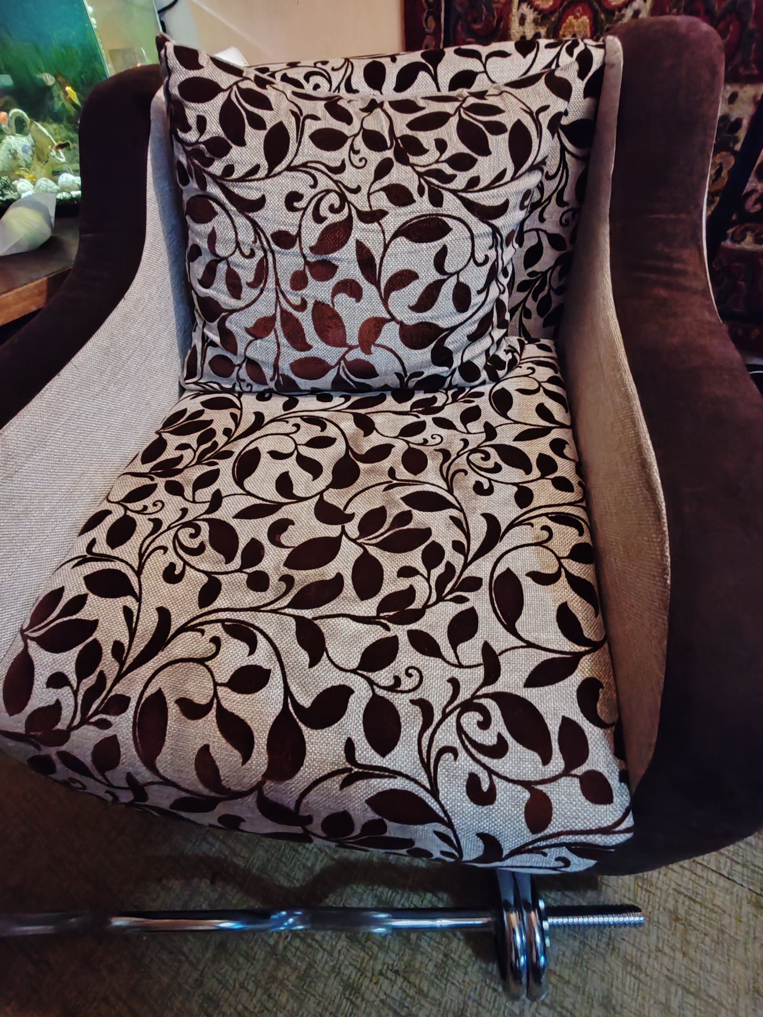 Продам полноценный диван очень хорошего качества в комплекте 2 кресла
