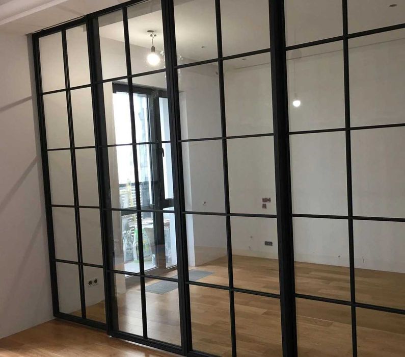 Лофт перегородки и раздвижные двери.