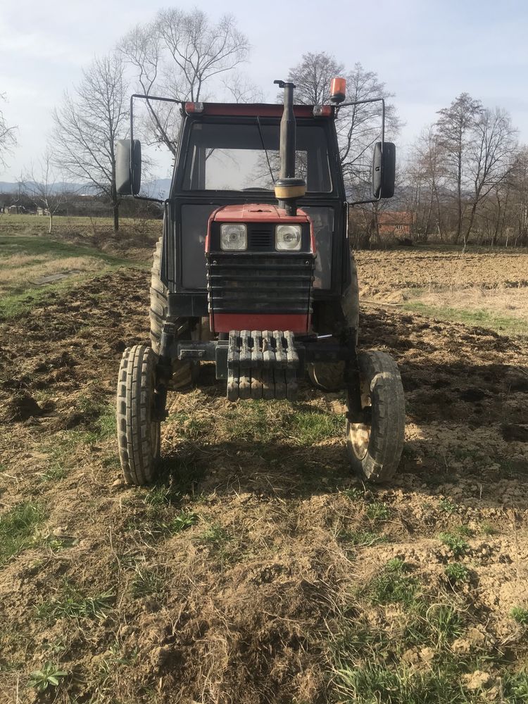 Tractor universal 643