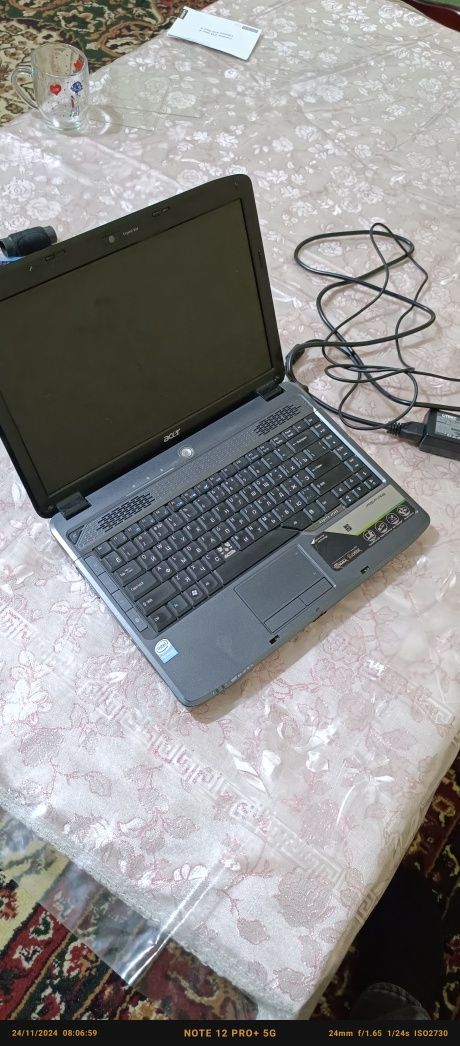 Acer noutbugi sotiladi