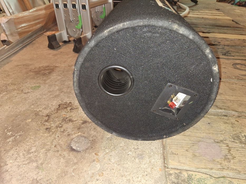 Продавам бас туба 12 блаупунк