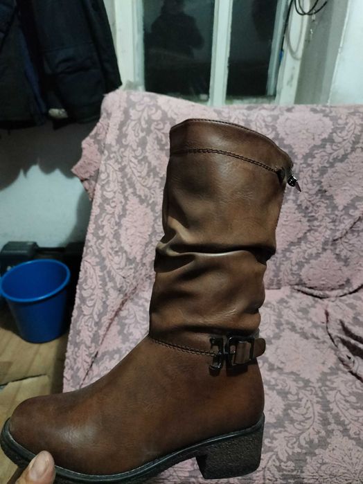 Продам женские сапони
