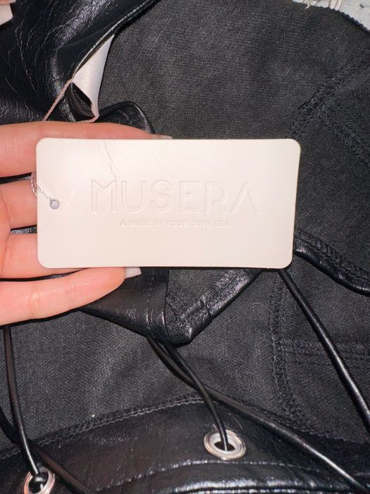 Черен топ Shein чисто нов