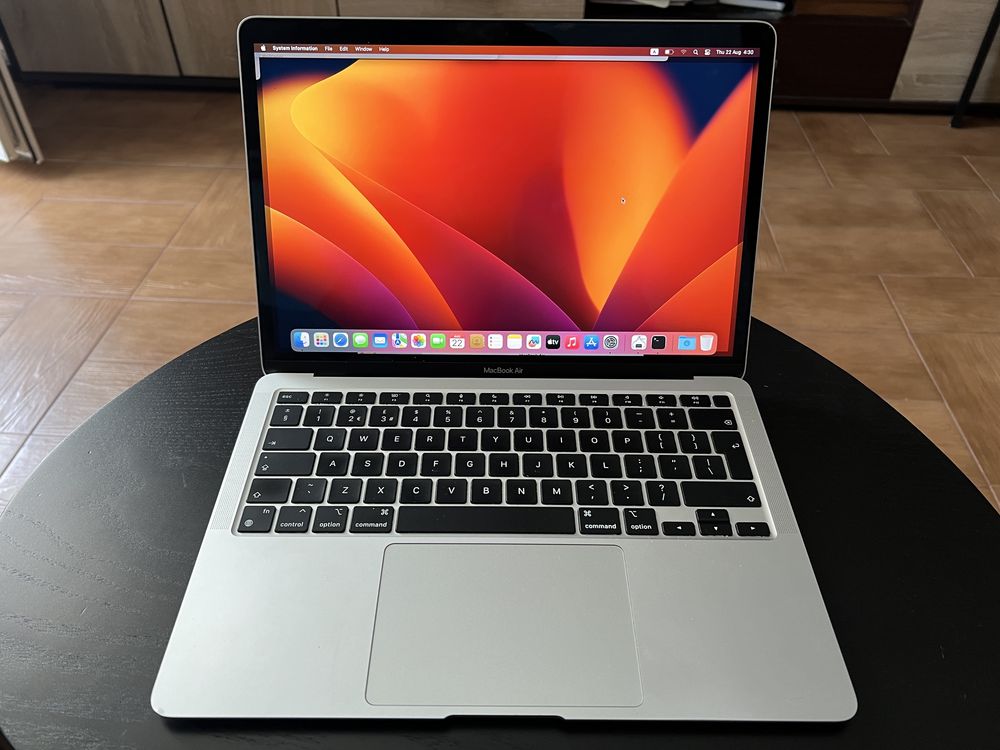 Отличен Apple MacBook Air M1 8GB 256GB