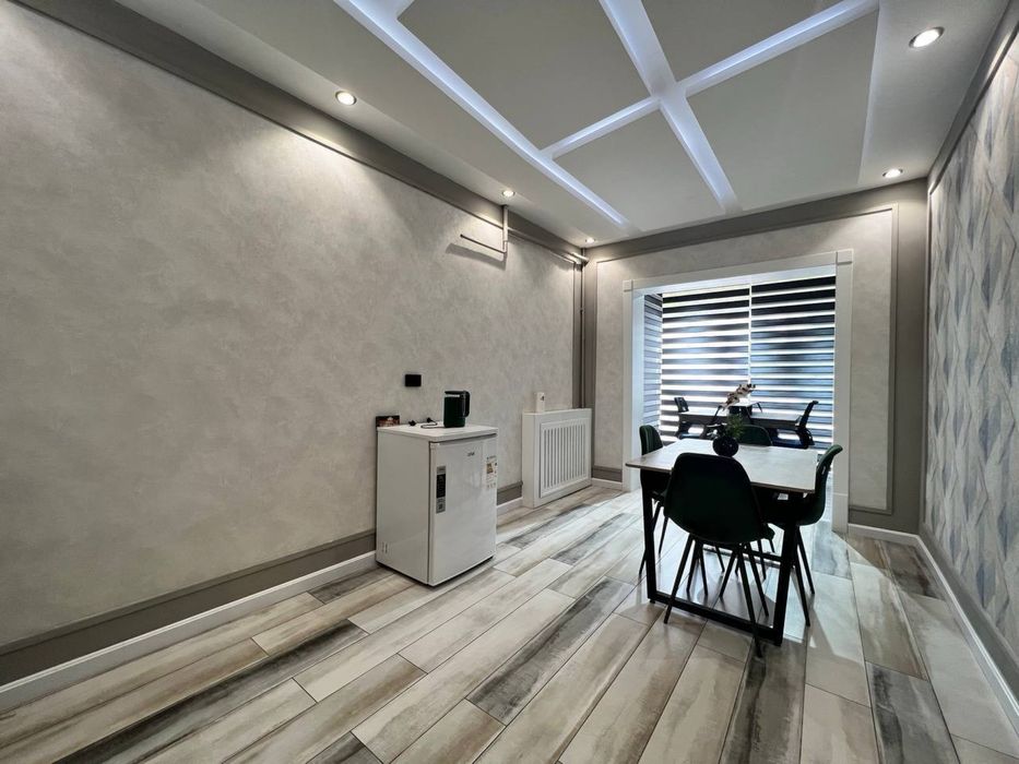 Нежилое помещение 110м2 под офис продаётся. м. Ойбек сзади Gosht кафе.