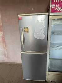 Холодильник сотилади Sino